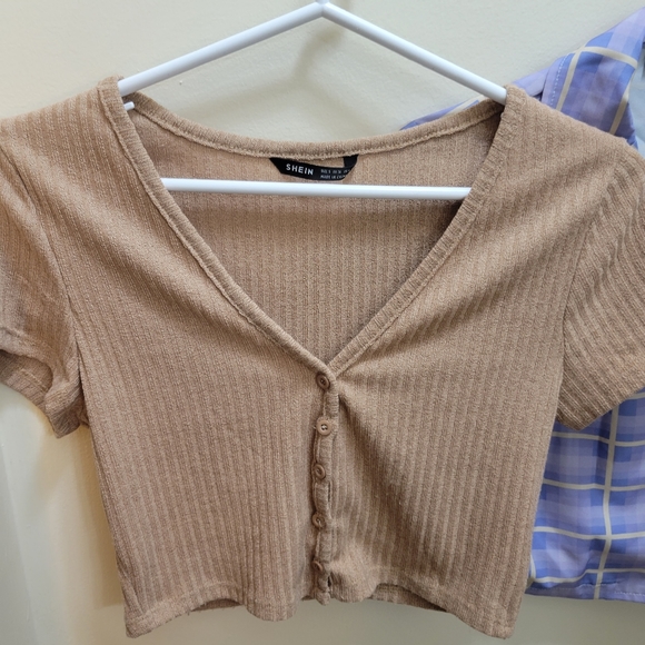 SHEIN BUNDLE! Button Down Crop Tops - Picture 7 of 16
